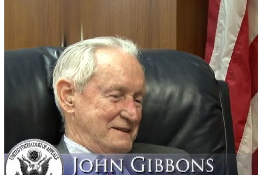 Photo of Judge John J. Gibbons interviewed by Judge Leonard I. Garth